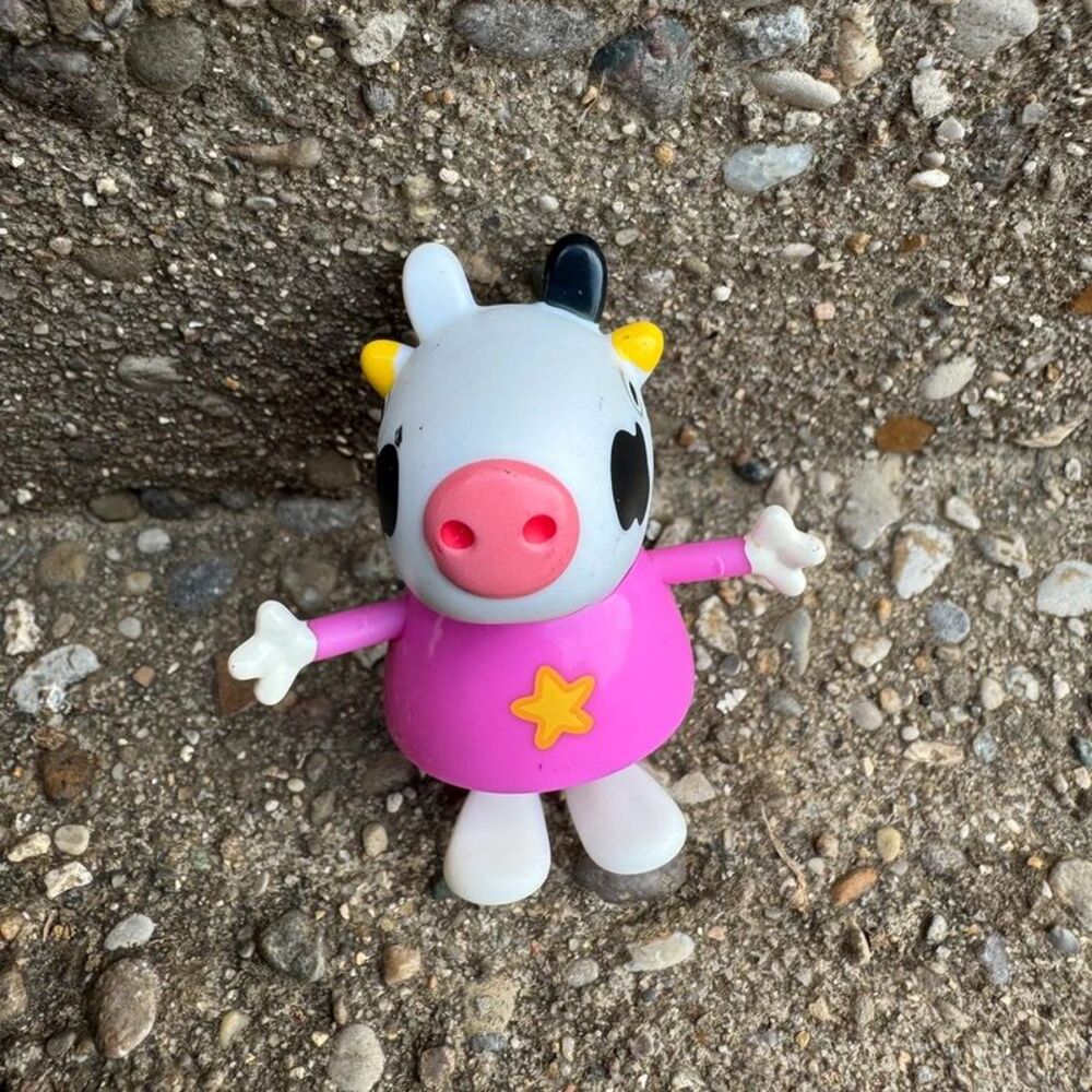 Peppa Pig Rare Carol Cow Pink Outfit Figure